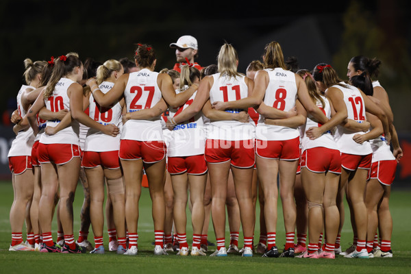 AFLW 2024 Round 06 - Essendon v Sydney - A-54604077