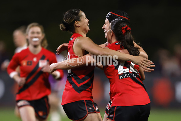 AFLW 2024 Round 06 - Essendon v Sydney - A-54604117