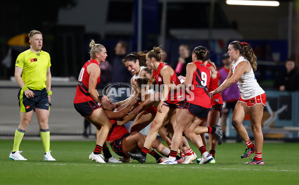 AFLW 2024 Round 06 - Essendon v Sydney - A-54608781