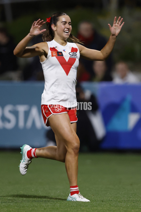 AFLW 2024 Round 06 - Essendon v Sydney - A-54608870