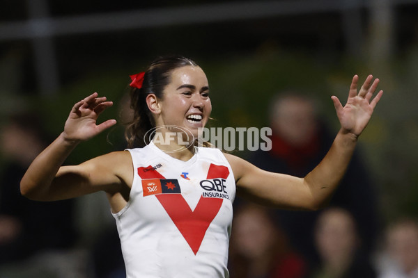 AFLW 2024 Round 06 - Essendon v Sydney - A-54610574