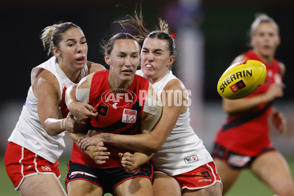 AFLW 2024 Round 06 - Essendon v Sydney - A-54610592