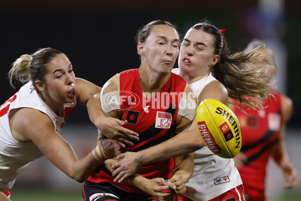 AFLW 2024 Round 06 - Essendon v Sydney - A-54616598