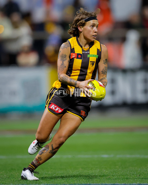 AFLW 2024 Round 06 - Hawthorn v Gold Coast - A-54629280