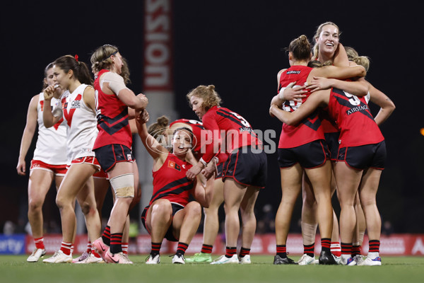 AFLW 2024 Round 06 - Essendon v Sydney - A-54629372