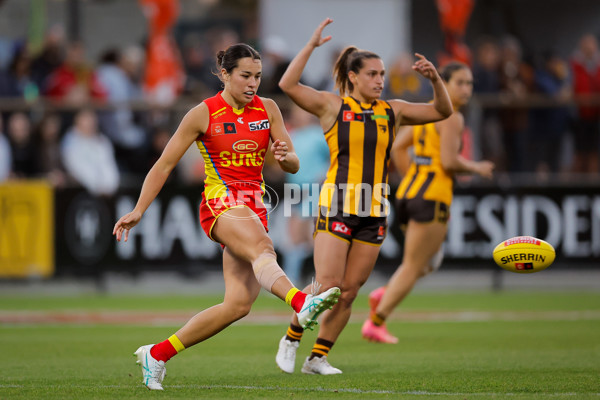 AFLW 2024 Round 06 - Hawthorn v Gold Coast - A-54636378