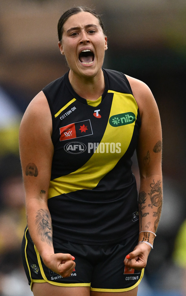 AFLW 2024 Round 06 - Richmond v Collingwood - A-55102946