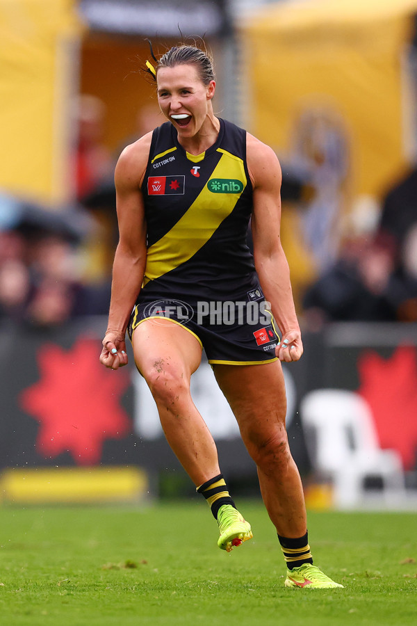 AFLW 2024 Round 06 - Richmond v Collingwood - A-55104068
