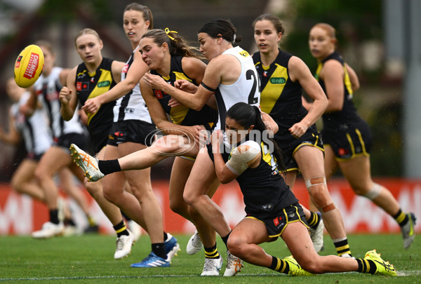 AFLW 2024 Round 06 - Richmond v Collingwood - A-55106935