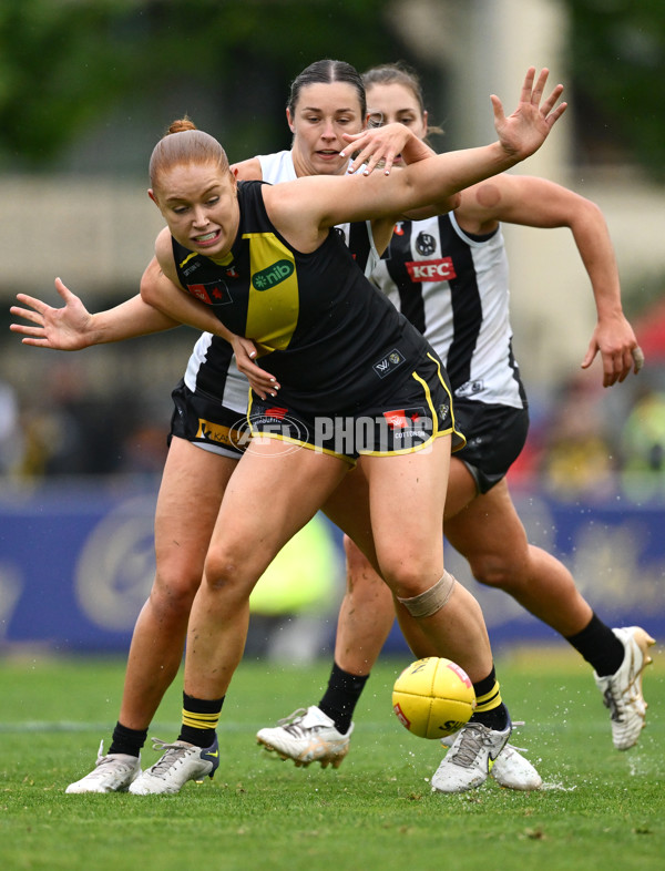 AFLW 2024 Round 06 - Richmond v Collingwood - A-55106944