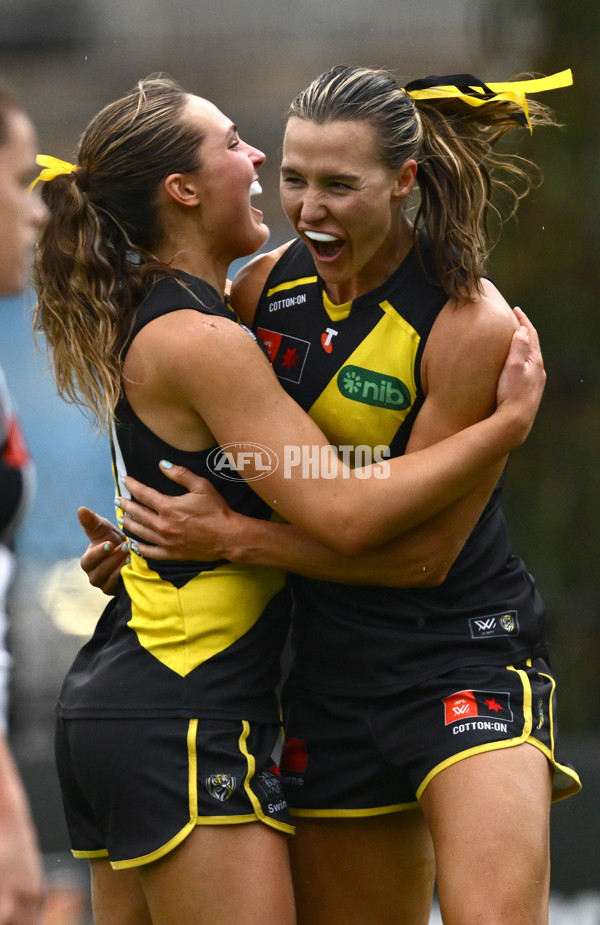 AFLW 2024 Round 06 - Richmond v Collingwood - A-55106966