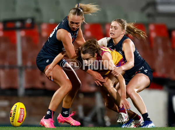 AFLW 2024 Round 06 - Carlton v Brisbane - A-55111622
