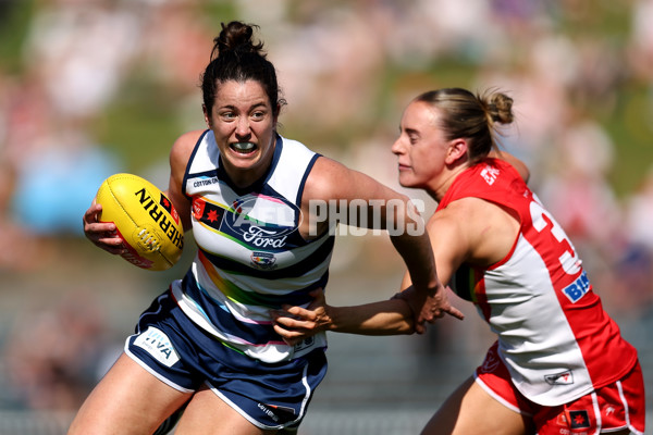 AFLW 2024 Round 06 - Sydney v Geelong - A-55134165