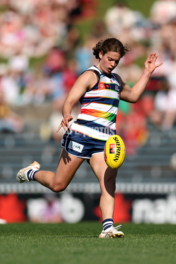 AFLW 2024 Round 06 - Sydney v Geelong - A-55135140
