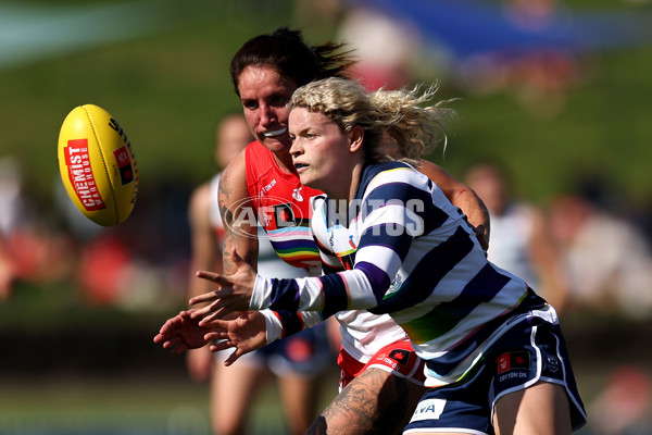 AFLW 2024 Round 06 - Sydney v Geelong - A-55137011