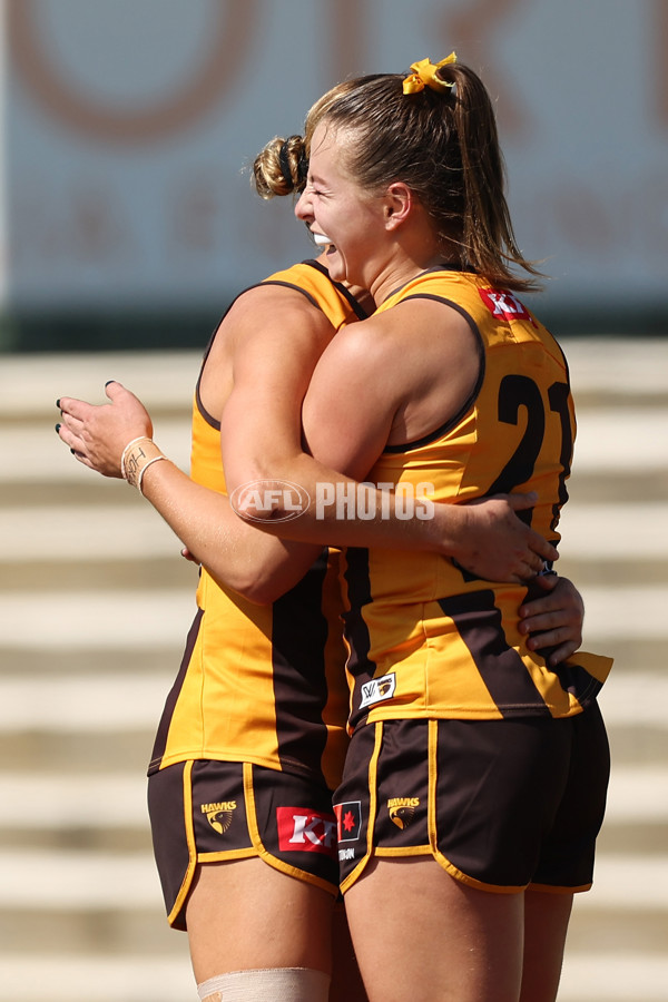 AFLW 2024 Round 06 - Fremantle v Hawthorn - A-55143555