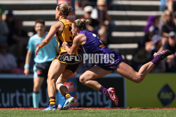 AFLW 2024 Round 06 - Fremantle v Hawthorn - A-55151970