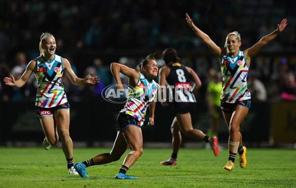 AFLW 2024 Round 07 - Port Adelaide v Collingwood - A-55221682