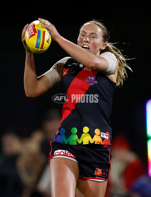 AFLW 2024 Round 07 - Western Bulldogs v Essendon - A-55229289