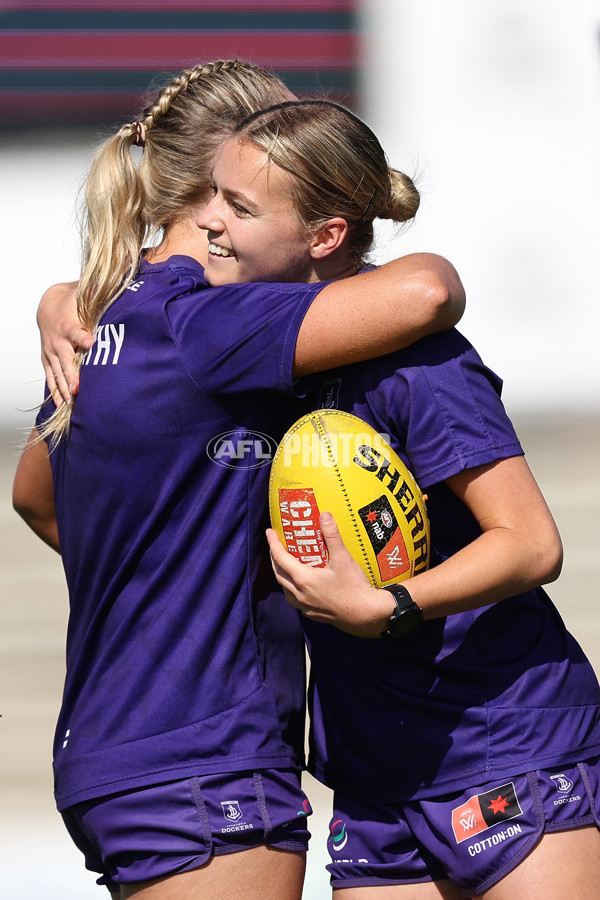 AFLW 2024 Round 07 - Fremantle v Carlton - A-55253444