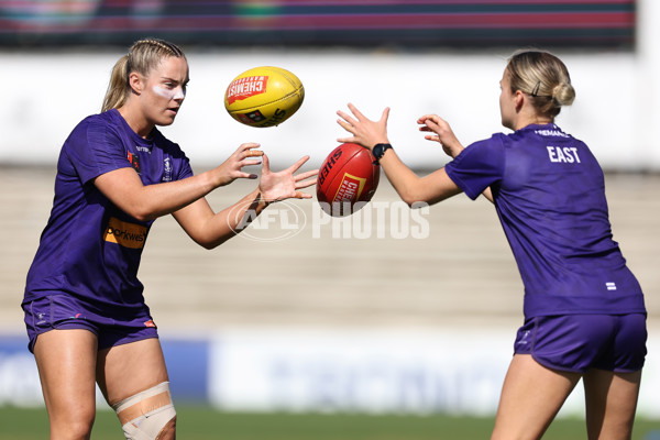 AFLW 2024 Round 07 - Fremantle v Carlton - A-55254118