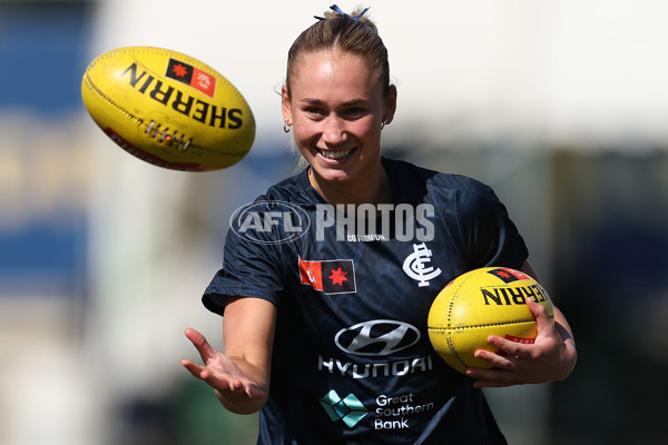 AFLW 2024 Round 07 - Fremantle v Carlton - A-55254125