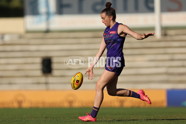 AFLW 2024 Round 07 - Fremantle v Carlton - A-55255726
