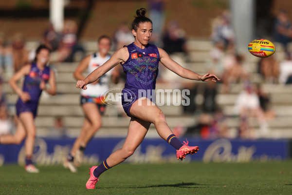 AFLW 2024 Round 07 - Fremantle v Carlton - A-55255779