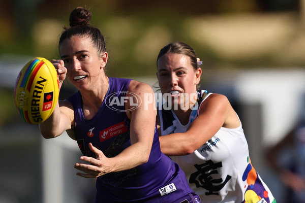 AFLW 2024 Round 07 - Fremantle v Carlton - A-55256696