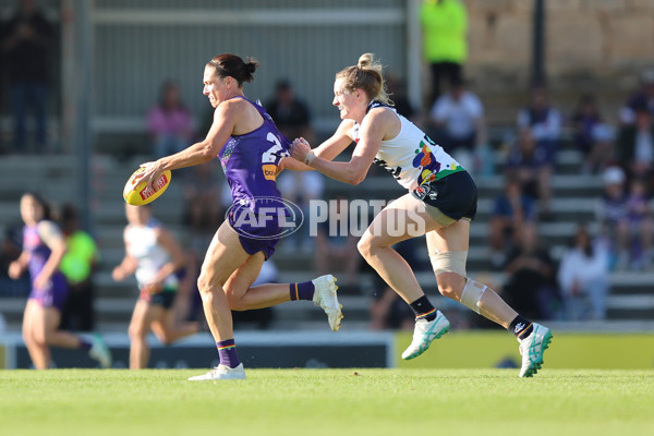 AFLW 2024 Round 07 - Fremantle v Carlton - A-55256701