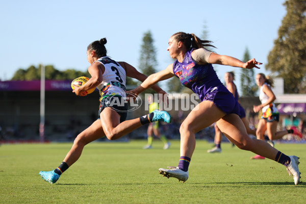 AFLW 2024 Round 07 - Fremantle v Carlton - A-55256770