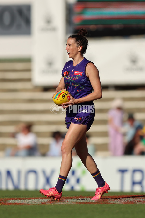 AFLW 2024 Round 07 - Fremantle v Carlton - A-55256791