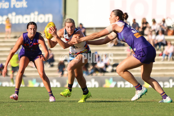 AFLW 2024 Round 07 - Fremantle v Carlton - A-55258622