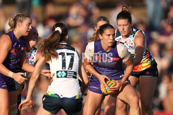 AFLW 2024 Round 07 - Fremantle v Carlton - A-55262119