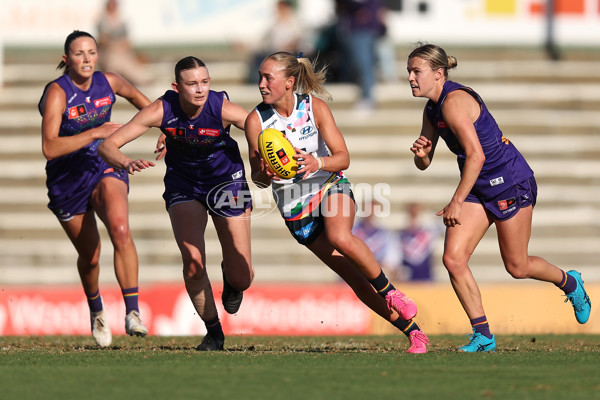 AFLW 2024 Round 07 - Fremantle v Carlton - A-55262140