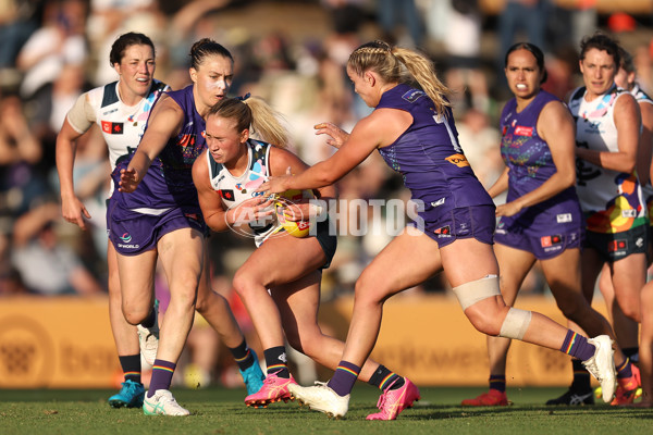 AFLW 2024 Round 07 - Fremantle v Carlton - A-55263586