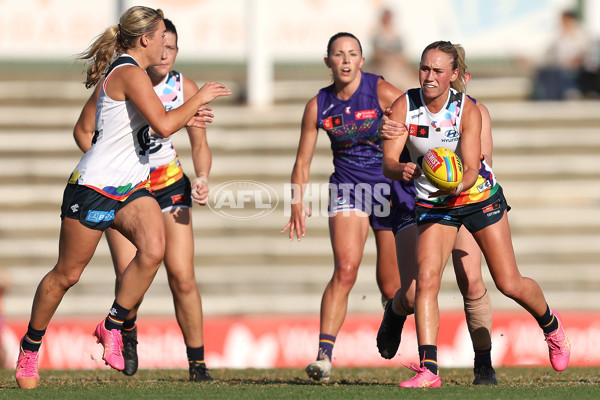 AFLW 2024 Round 07 - Fremantle v Carlton - A-55263597