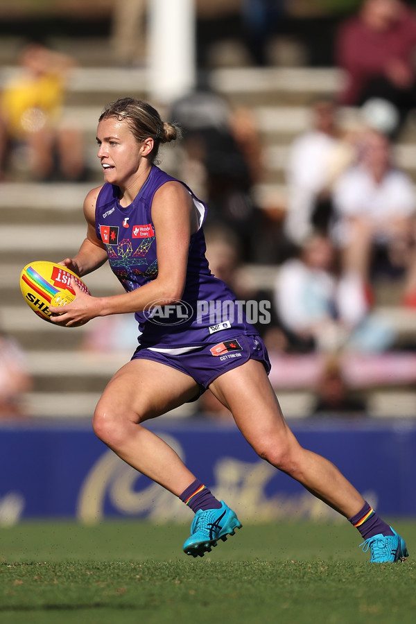 AFLW 2024 Round 07 - Fremantle v Carlton - A-55263608