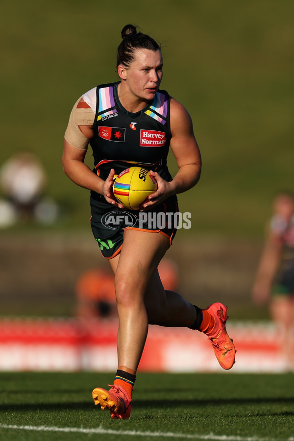 AFLW 2024 Round 07 - GWS v Adelaide - A-55278710