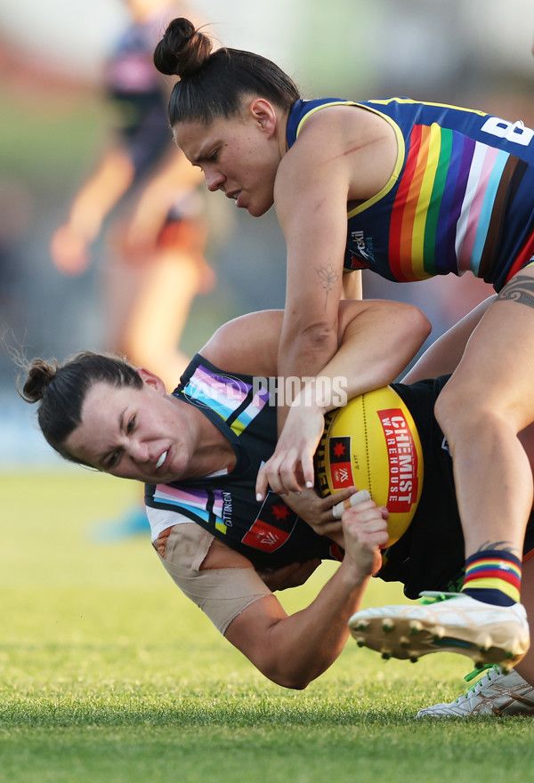 AFLW 2024 Round 07 - GWS v Adelaide - A-55281071