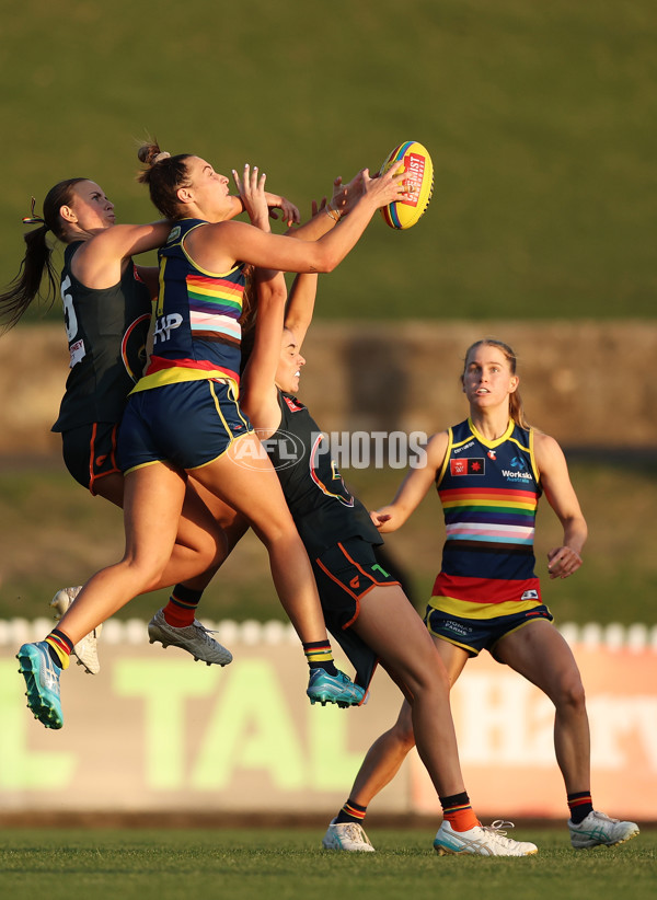 AFLW 2024 Round 07 - GWS v Adelaide - A-55281650