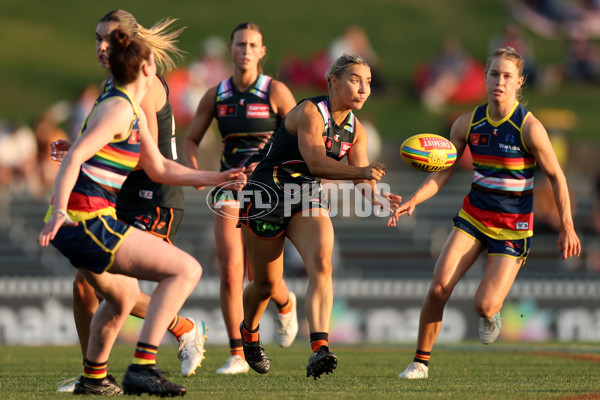 AFLW 2024 Round 07 - GWS v Adelaide - A-55281653