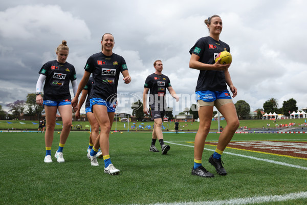AFLW 2024 Round 08 - Sydney v Gold Coast - A-55342037