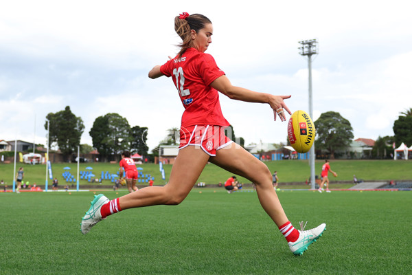 AFLW 2024 Round 08 - Sydney v Gold Coast - A-55344369