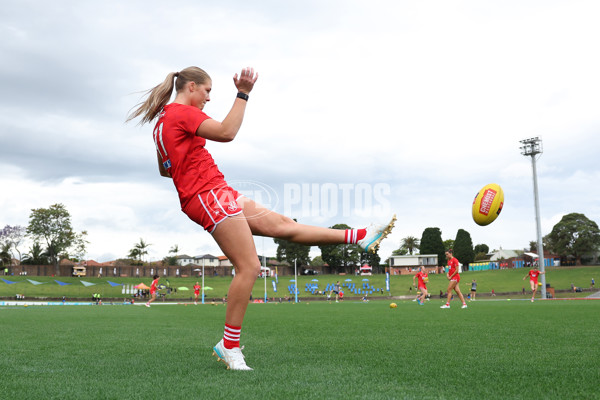 AFLW 2024 Round 08 - Sydney v Gold Coast - A-55344370