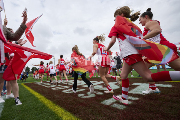 AFLW 2024 Round 08 - Sydney v Gold Coast - A-55345586