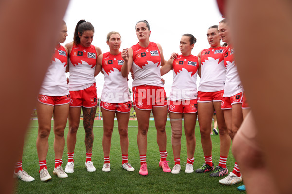 AFLW 2024 Round 08 - Sydney v Gold Coast - A-55346999