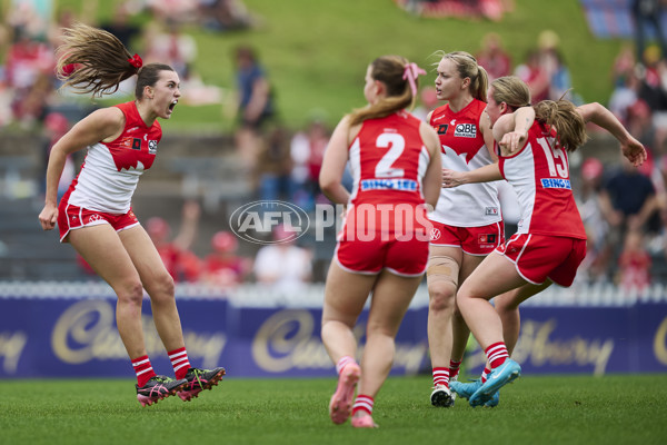 AFLW 2024 Round 08 - Sydney v Gold Coast - A-55347089