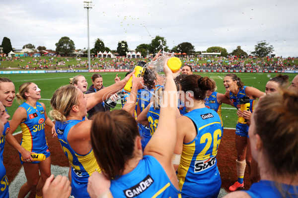 AFLW 2024 Round 08 - Sydney v Gold Coast - A-55348899