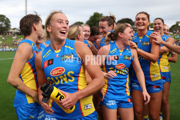 AFLW 2024 Round 08 - Sydney v Gold Coast - A-55348900